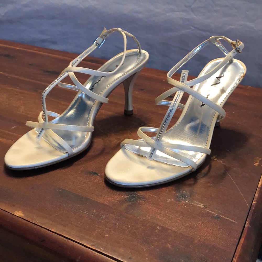 Pale yellow DYABLE heels